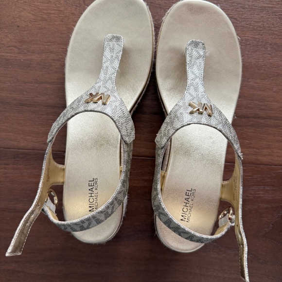 Michael Kors platform wedge sandal, gold, 9.5 - Picture 3 of 5